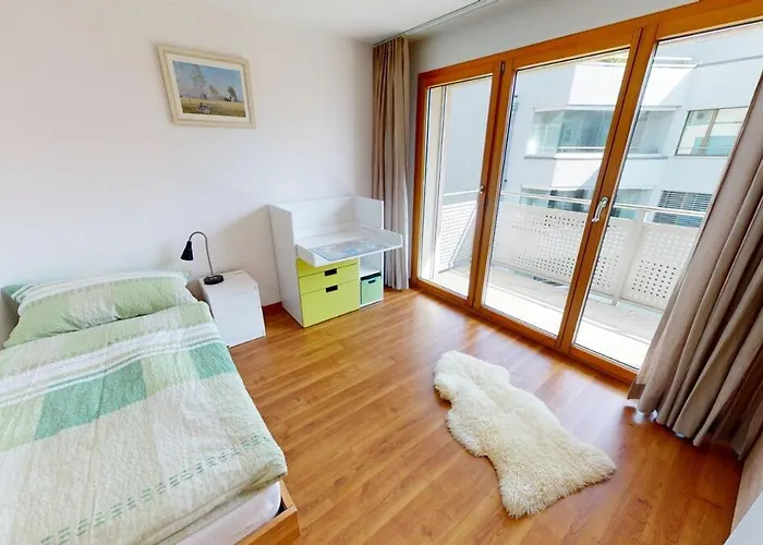 Bijou In Mitten Von *